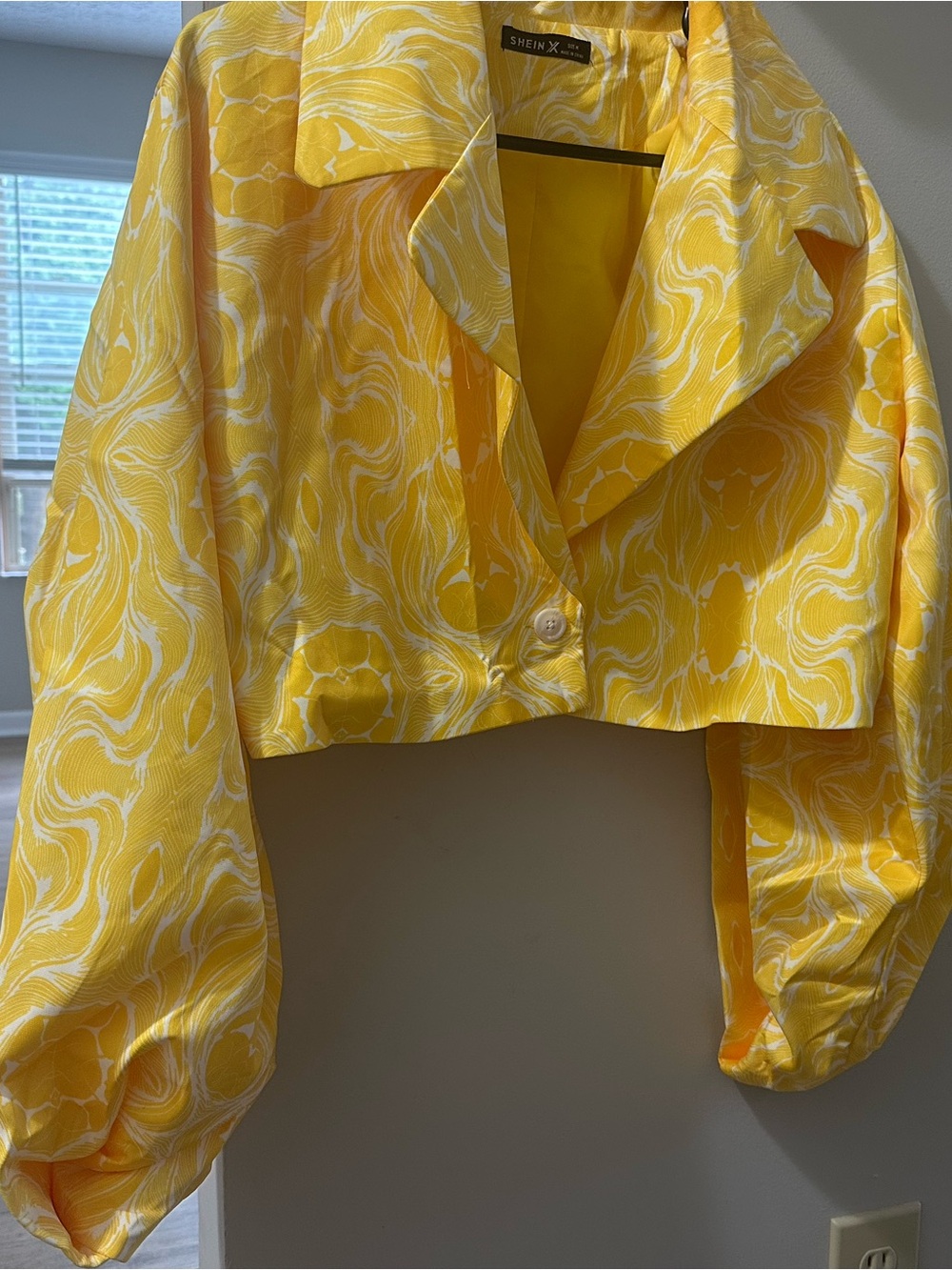 SHEIN Yellow White Marbled Cropped Blazer